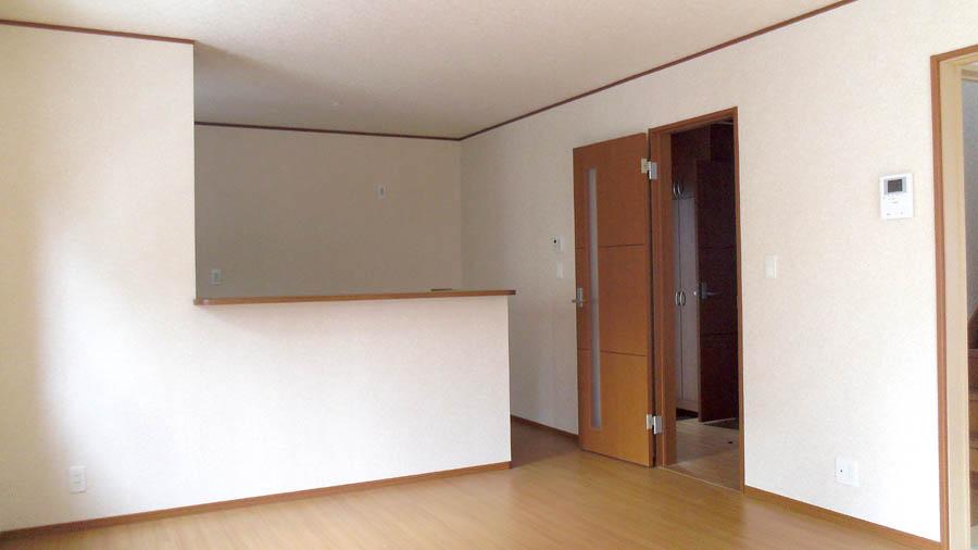 Living. Was building completed. Such as the actual image from per yang, We have to wait all the time so you can see directly. 