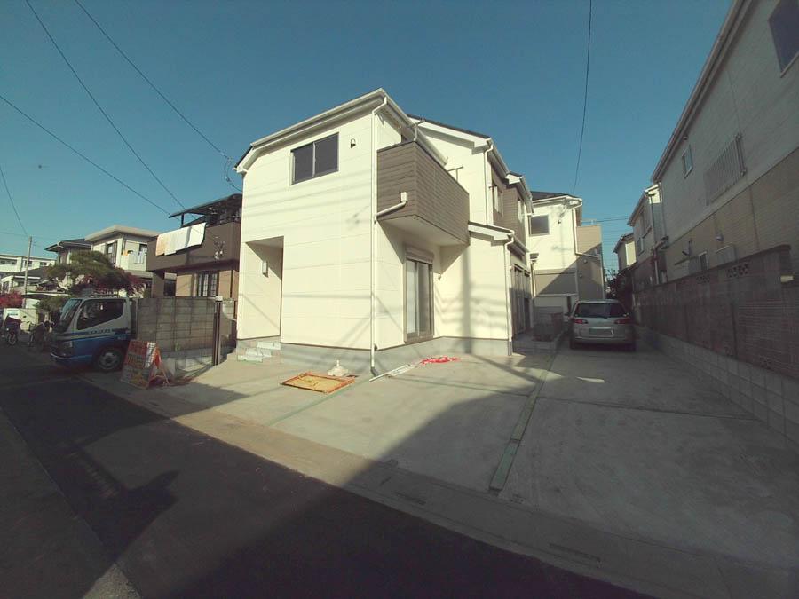 Local photos, including front road. Was building completed. Such as the actual image from per yang, We have to wait all the time so you can see directly.