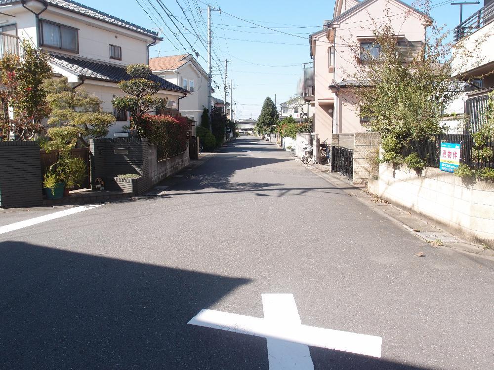 Local photos, including front road. Southwest side of public roads