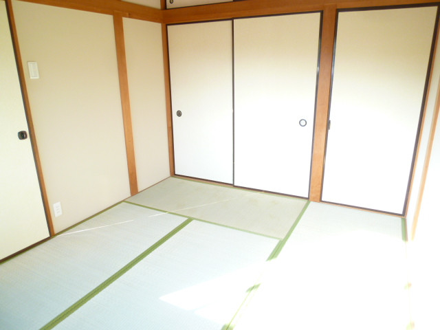 Living and room. It is soothing Japanese-style room! !