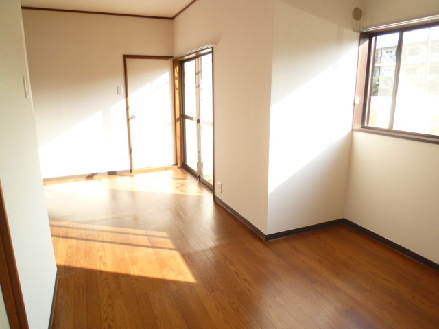 Living and room. Pet-chan has is made bred in spacious living!