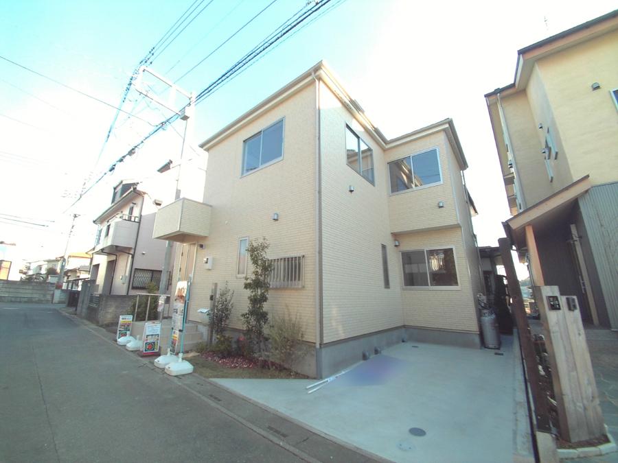 Local photos, including front road. Was building completed. Such as the actual image from per yang, We have to wait all the time so you can see directly.