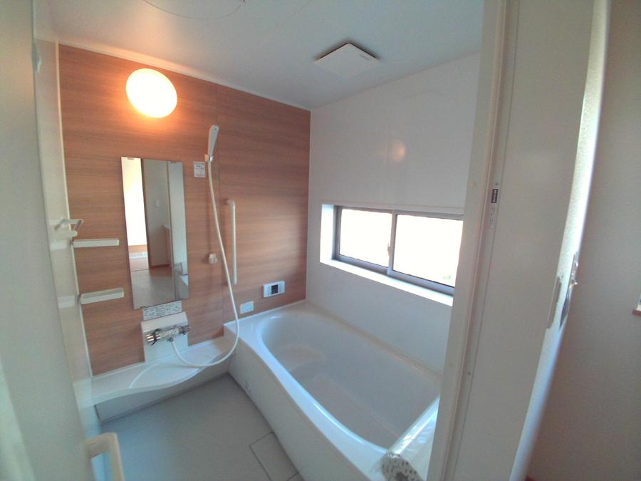 Bathroom. Was building completed. Such as the actual image from per yang, We have to wait all the time so you can see directly.