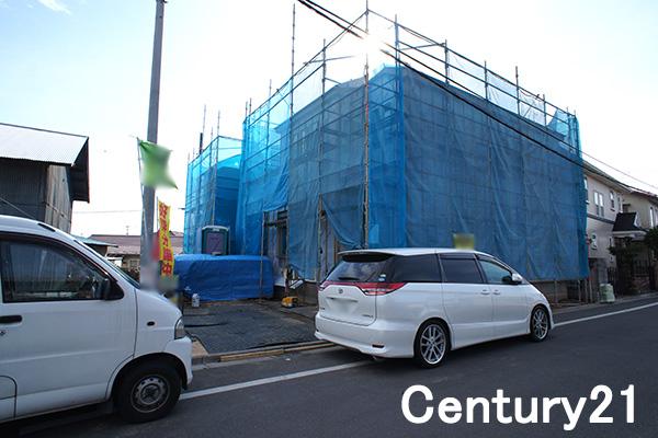 Local photos, including front road. 11 / 28 shooting