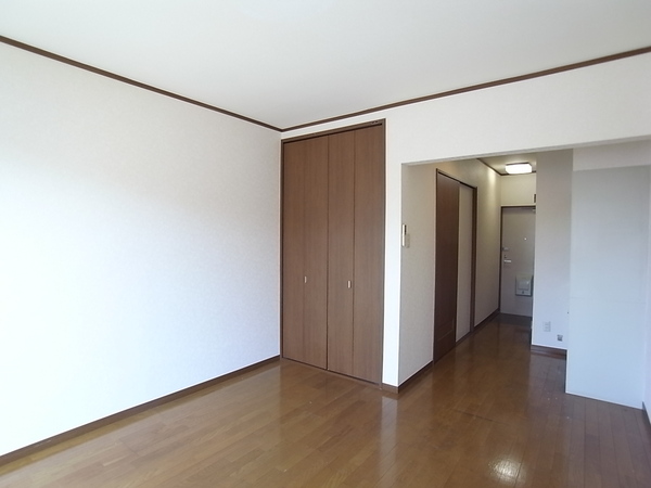 Living and room. Western-style 7 Pledge