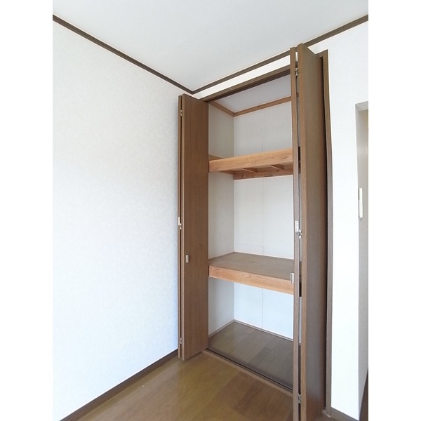 Receipt. Storage lot