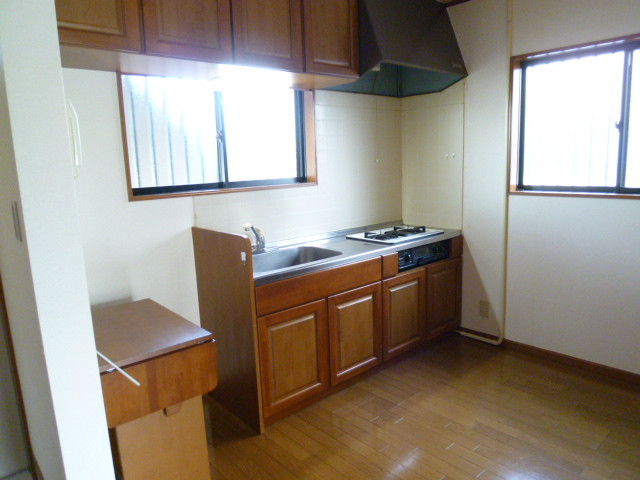 Kitchen. Ventilation if liable bright at the window of the large kitchen dining!