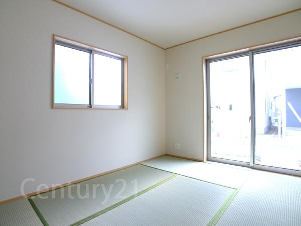 Non-living room. 5 Building