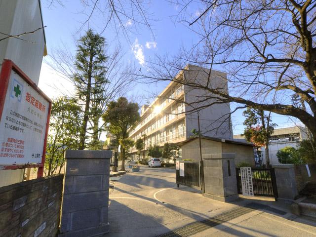 Junior high school. Ageo until municipal Oishi Junior High School 290m