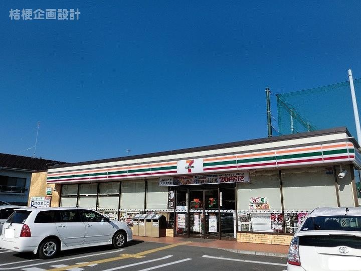 Convenience store. 300m to Seven-Eleven