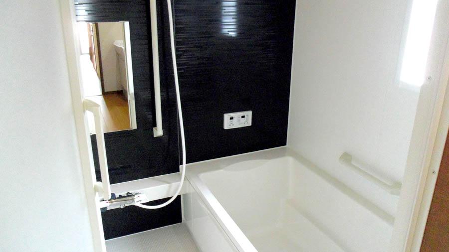 Bathroom. Was building completed. Such as the actual image from per yang, We have to wait all the time so you can see directly. 