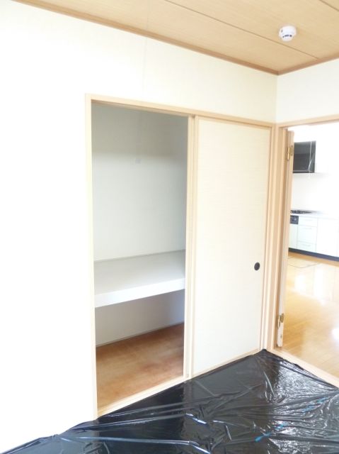 Receipt. Storage of closet type. I think you can also use this.