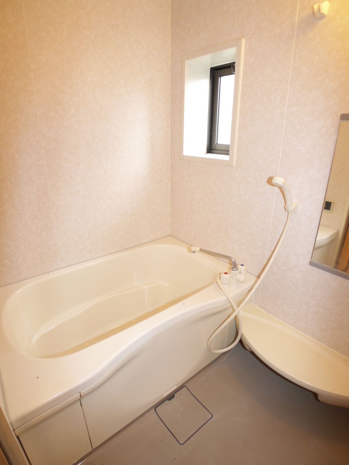 Bath. Reheating hot water supply