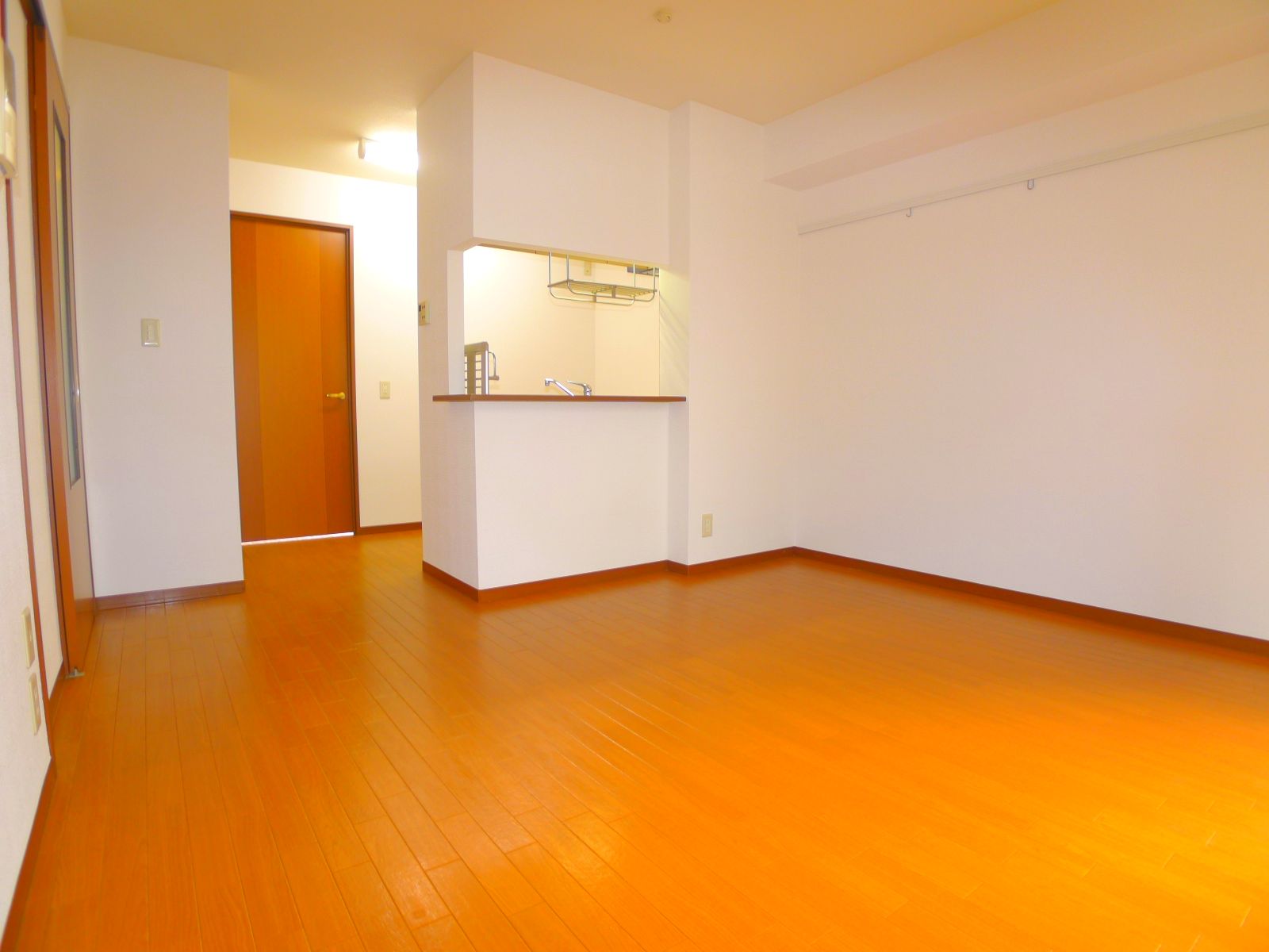 Living and room. LDK10 Pledge