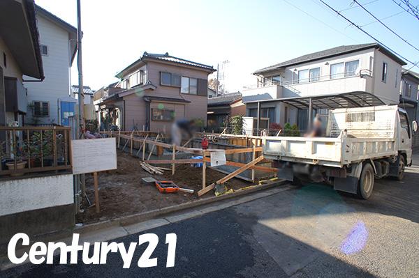 Local photos, including front road. 12 / 6 shooting Foundation