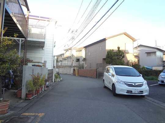 Local photos, including front road. Frontal road