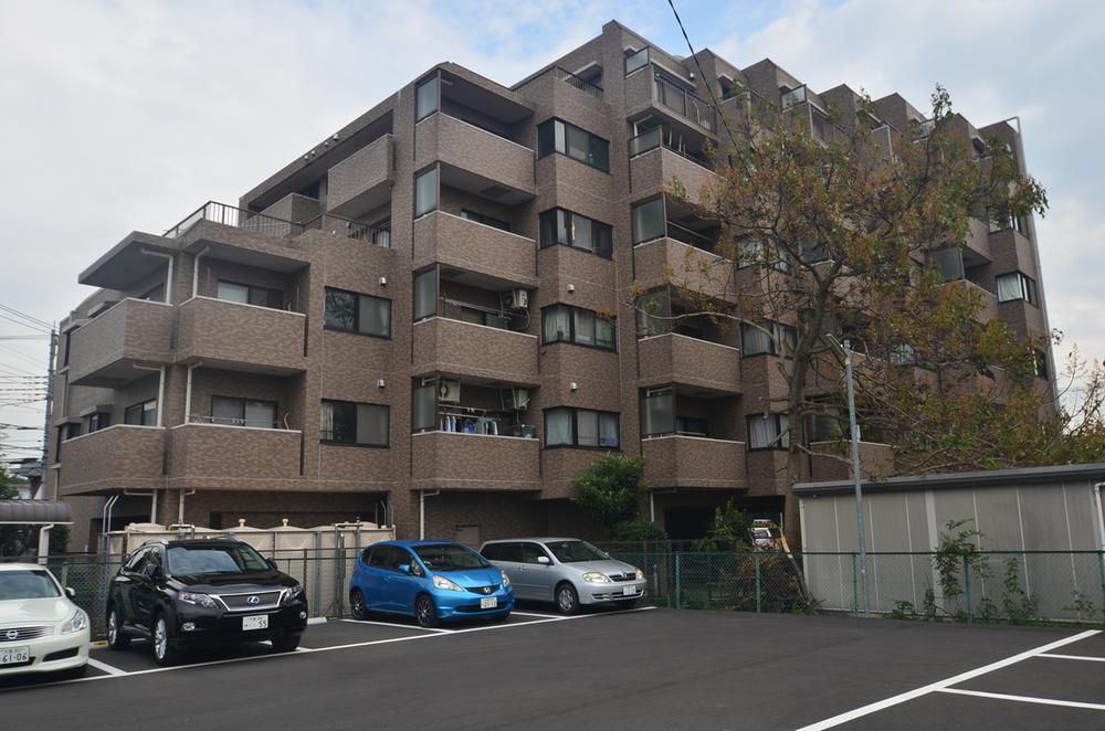 Local appearance photo. The building is also beautiful!