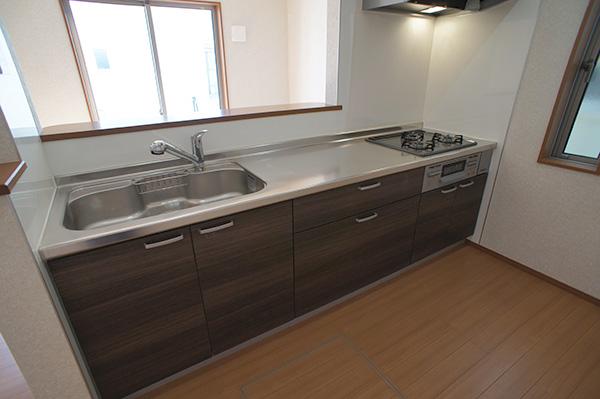 Kitchen. Produce a warm time face-to-face kitchen of your family Indoor (10 May 2013) Shooting 1 Building