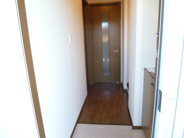 Entrance. Also recommended those who come of the children with a small entrance stepped