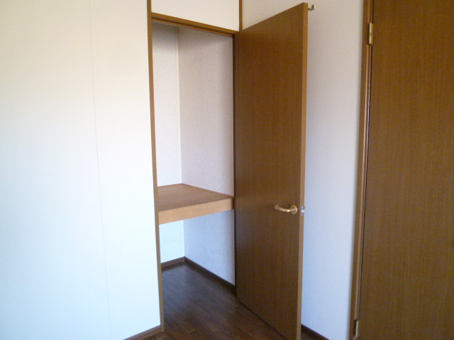 Receipt. Enter a lot to every nook and corner in the closet type of storage hand!