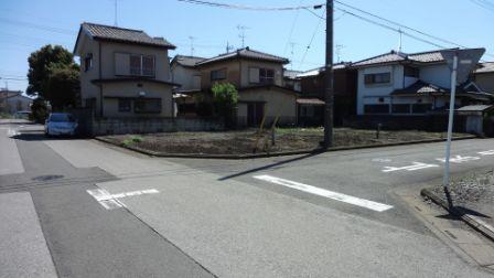 Local photos, including front road. Local (April 2013) Shooting