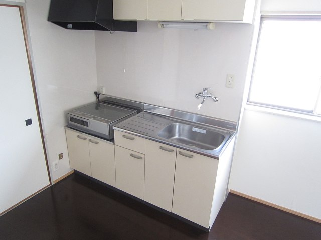 Kitchen. IH with stove