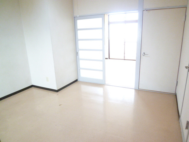 Living and room. Also it is likely to put a bright table on the floor of the white of the eye