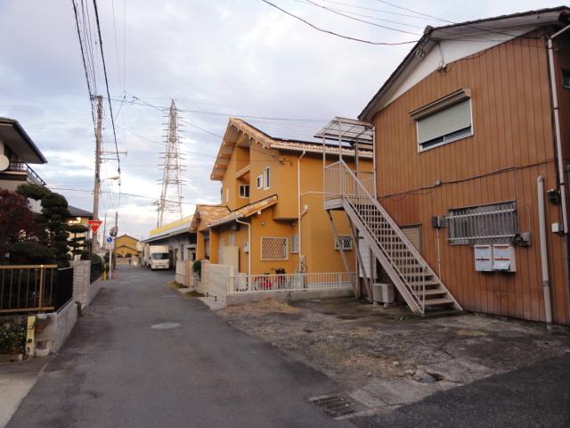 Local photos, including front road. Local (12 May 2013) Shooting