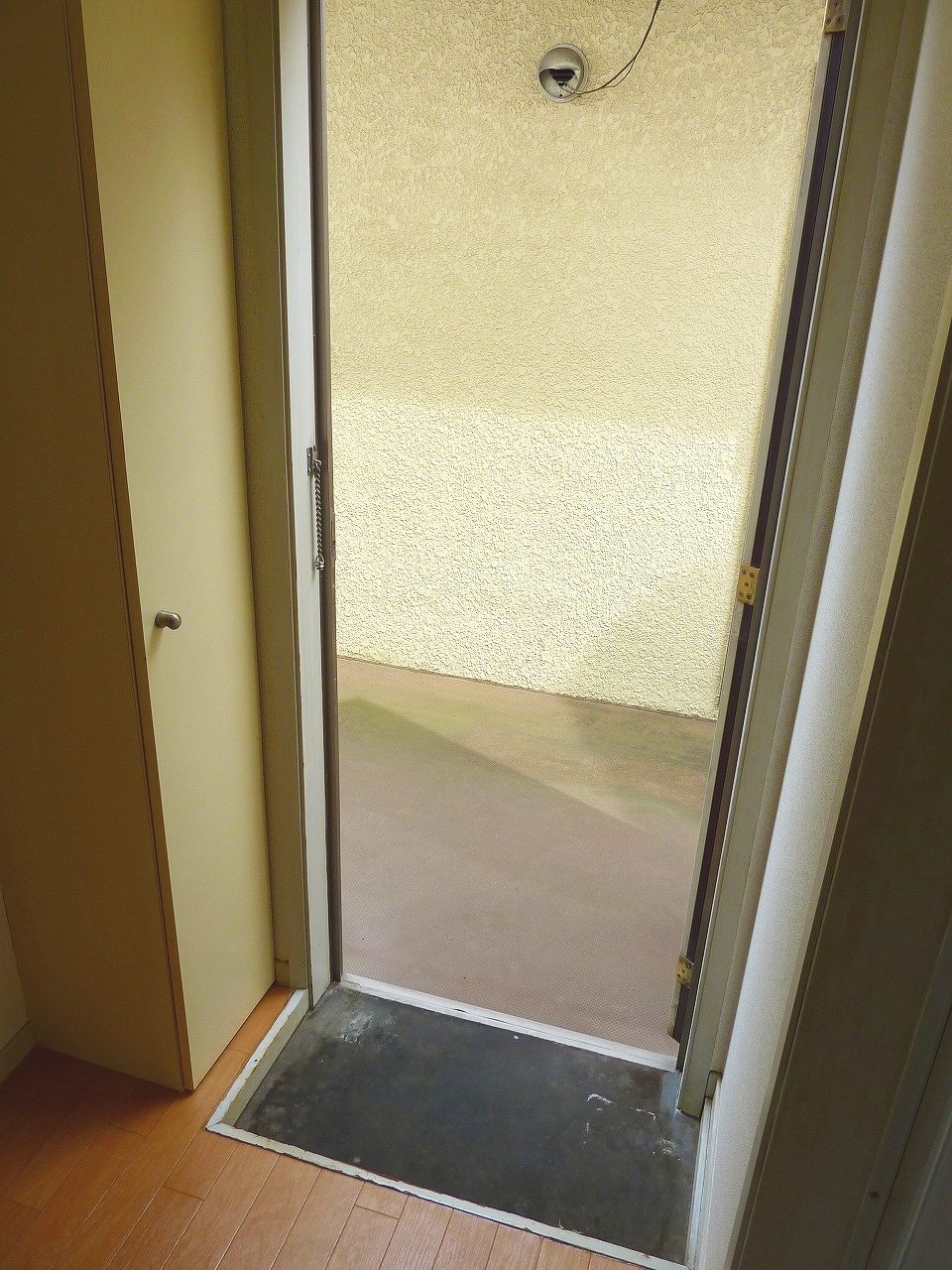 Receipt. You outta luck housed in the entrance. 