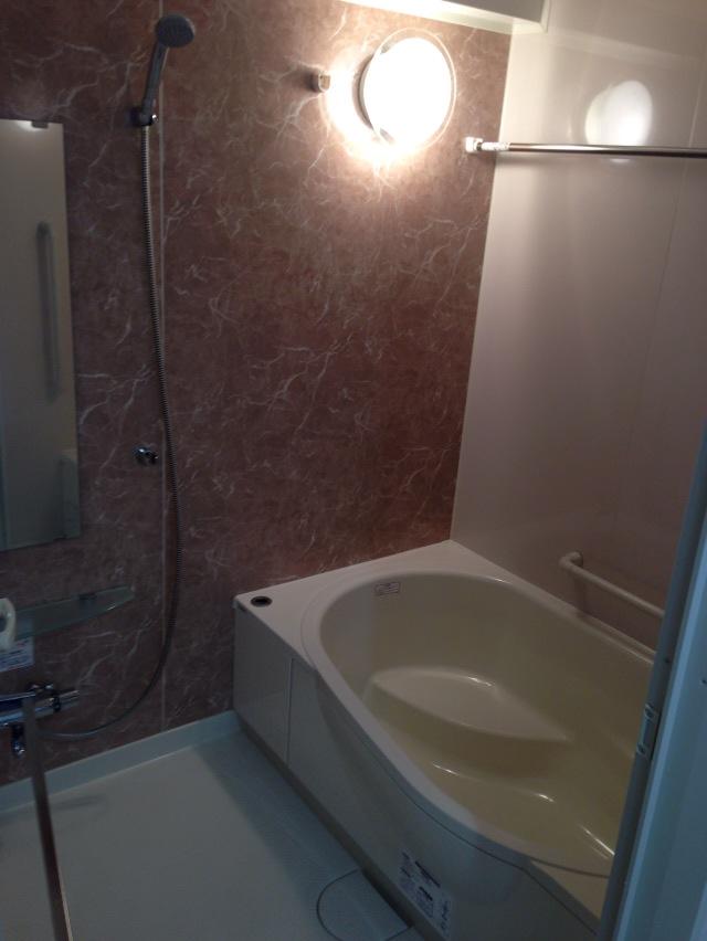 Bathroom. 1 tsubo bath!