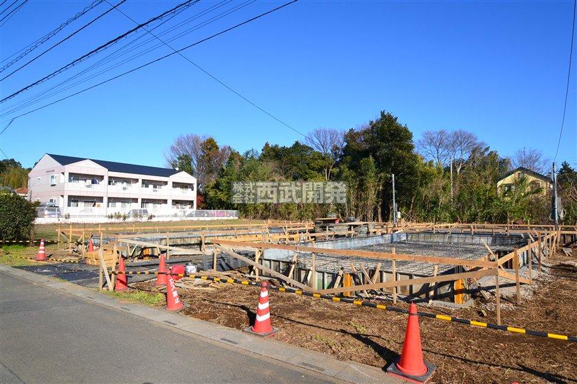 Local photos, including front road. Local (12 May 2013) Shooting