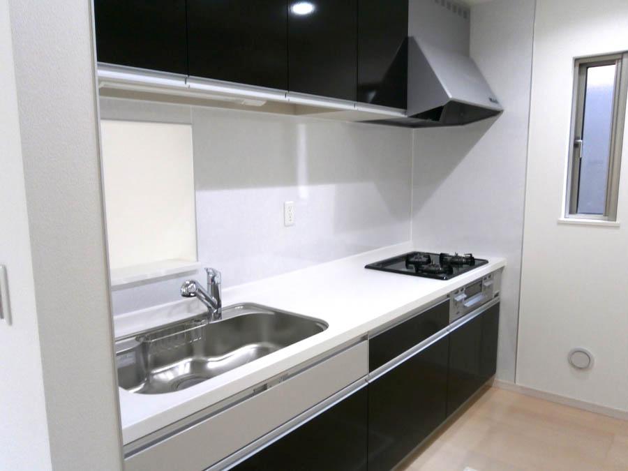 Kitchen. Was building completed. Such as the actual image from per yang, We have to wait all the time so you can see directly.