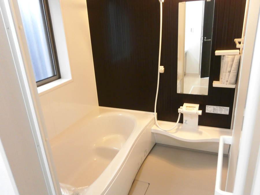 Bathroom. Was building completed. Such as the actual image from per yang, We have to wait all the time so you can see directly.