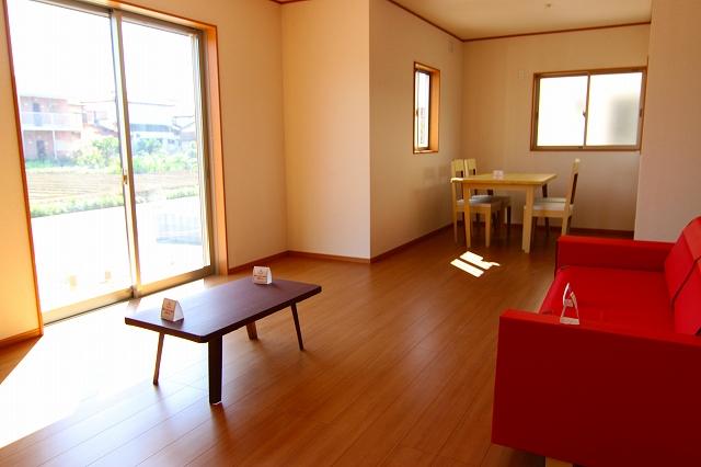 Entrance. Indoor (2013 October shooting) 4 Building LDK