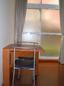 Living and room. Please use according to the application because the folding of the table.