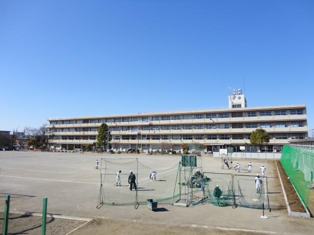 Primary school. Higashimachi until elementary school 660m