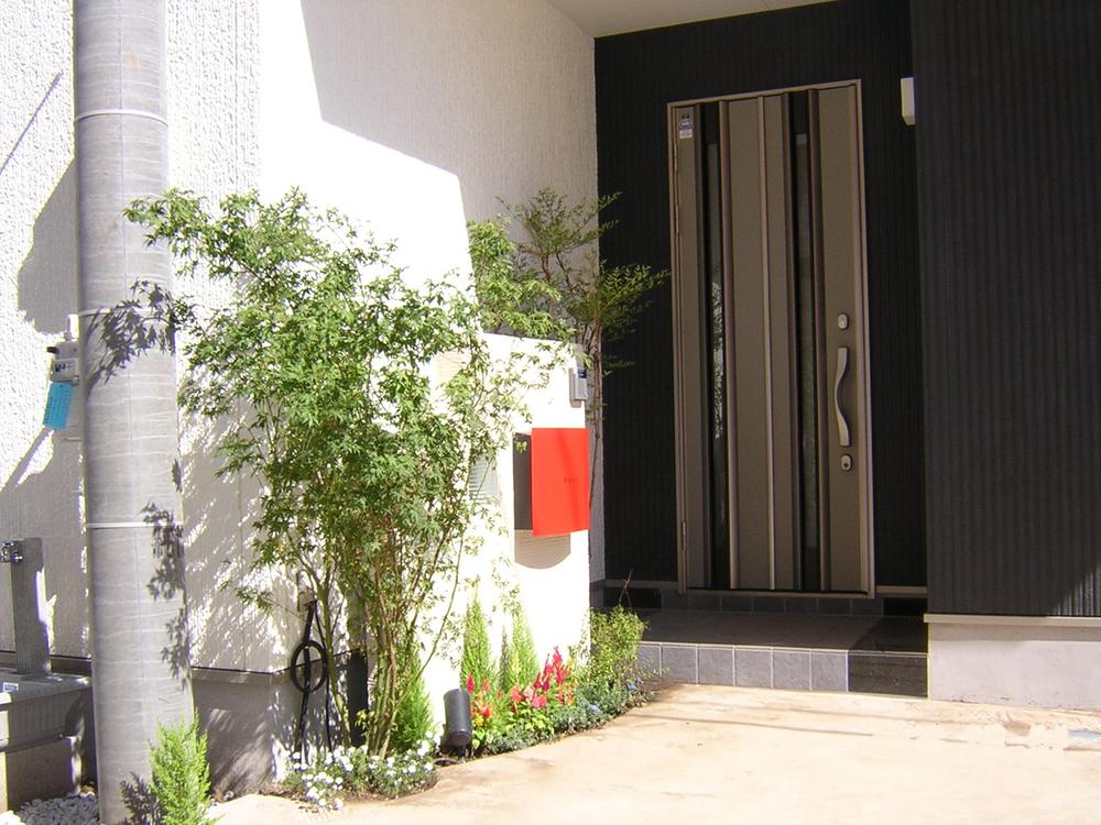 Same specifications photos (appearance). Exterior according to the appearance, post, Planting also will be suggestions. 