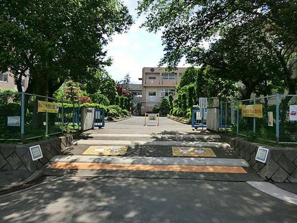 Primary school. Ageo Municipal Imaizumi to elementary school 750m