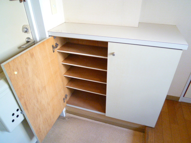 Other Equipment. Surprisingly enter cupboard storage! !