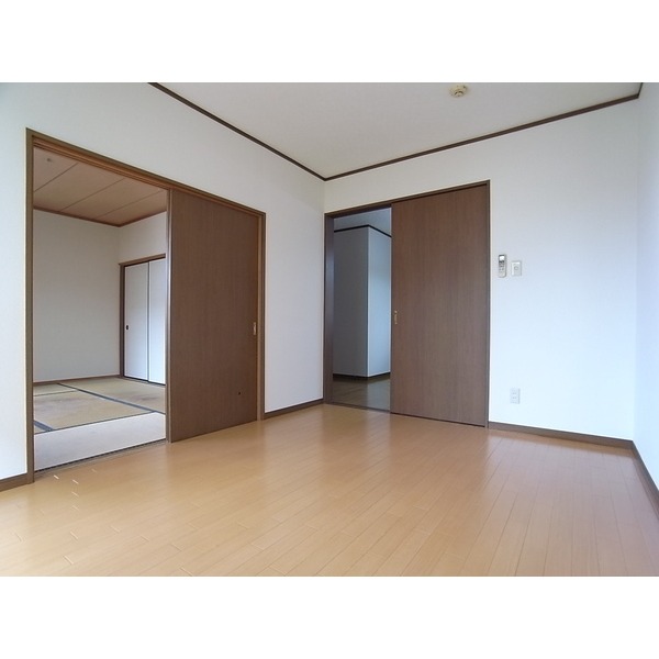 Other room space. Western-style 6 Pledge