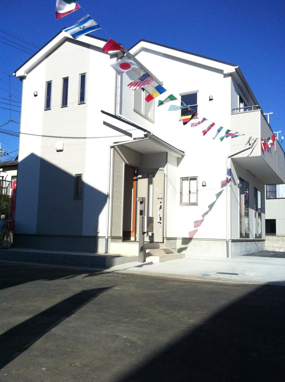 Local appearance photo. Local (11 May 2013) Shooting