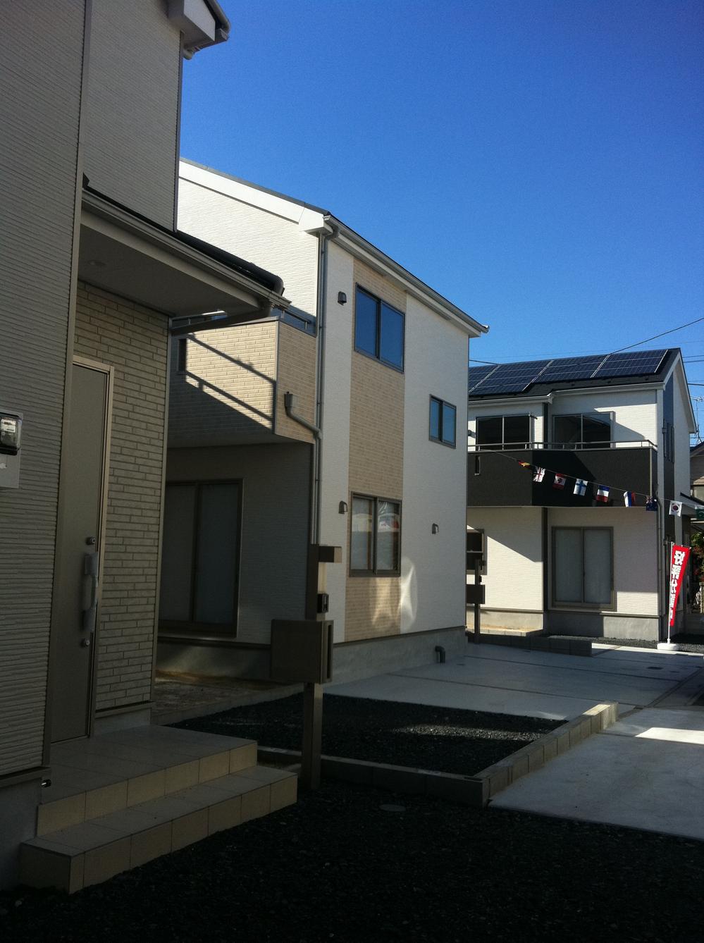 Local appearance photo. Local (11 May 2013) Shooting