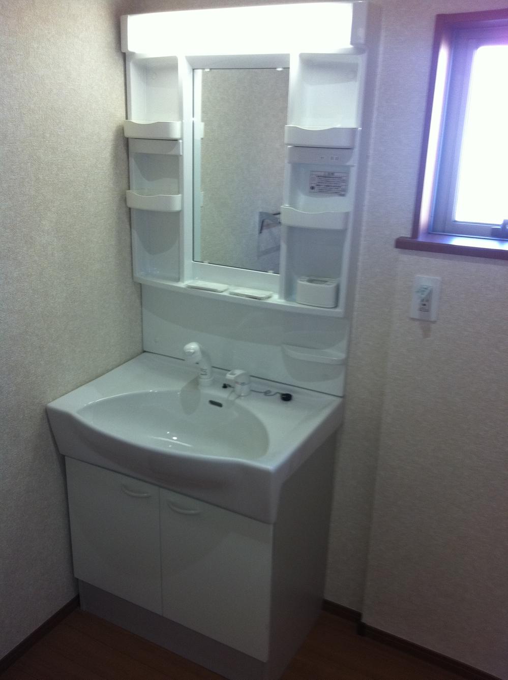 Wash basin, toilet. Indoor (11 May 2013) Shooting