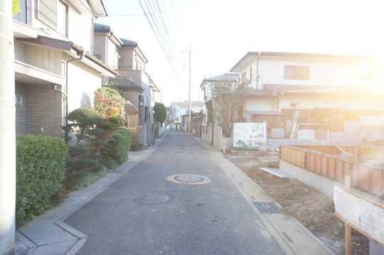 Local photos, including front road. Frontal road