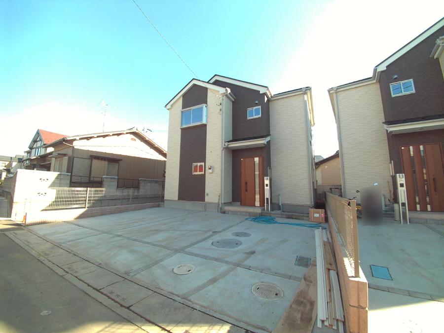 Local photos, including front road. 8 Building We offer the same use the finished model house of this property. Please feel free to contact us.