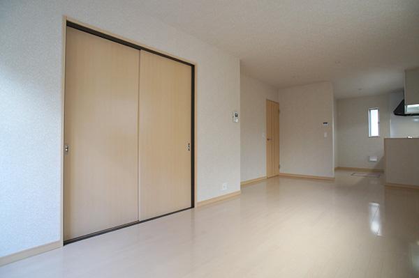 Living. Indoor (12 May 2013) Shooting Building 2