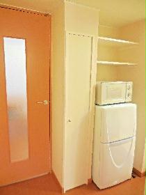 Entrance. Shoebox boots, etc. is also possible to store because it is free to change the step.