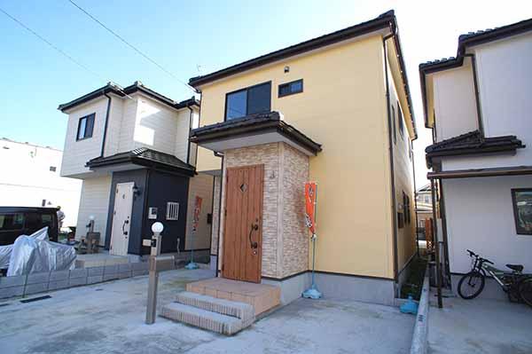 Local appearance photo. Also second car convenient parking 2 Tayca site (November 2012) shooting