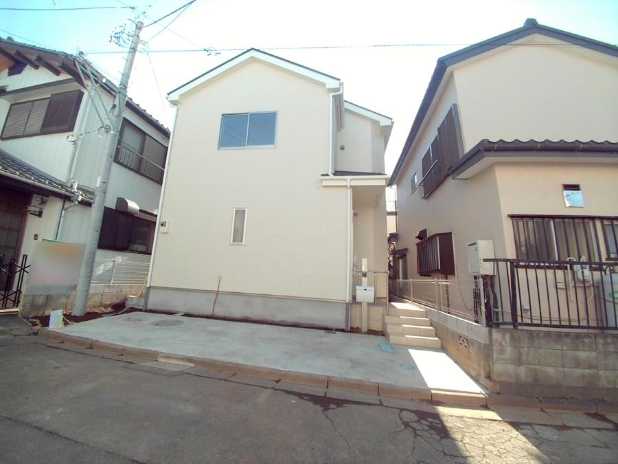 Local photos, including front road. Was building completed. Such as the actual image from per yang, We have to wait all the time so you can see directly. 