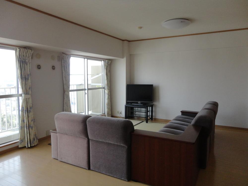 Living. Even more than the day, I do not think the apartment this space ・  ・  ・ .